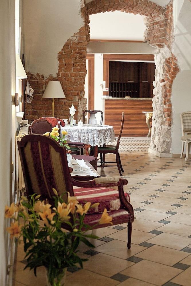 Aparthotel Miodosytnia