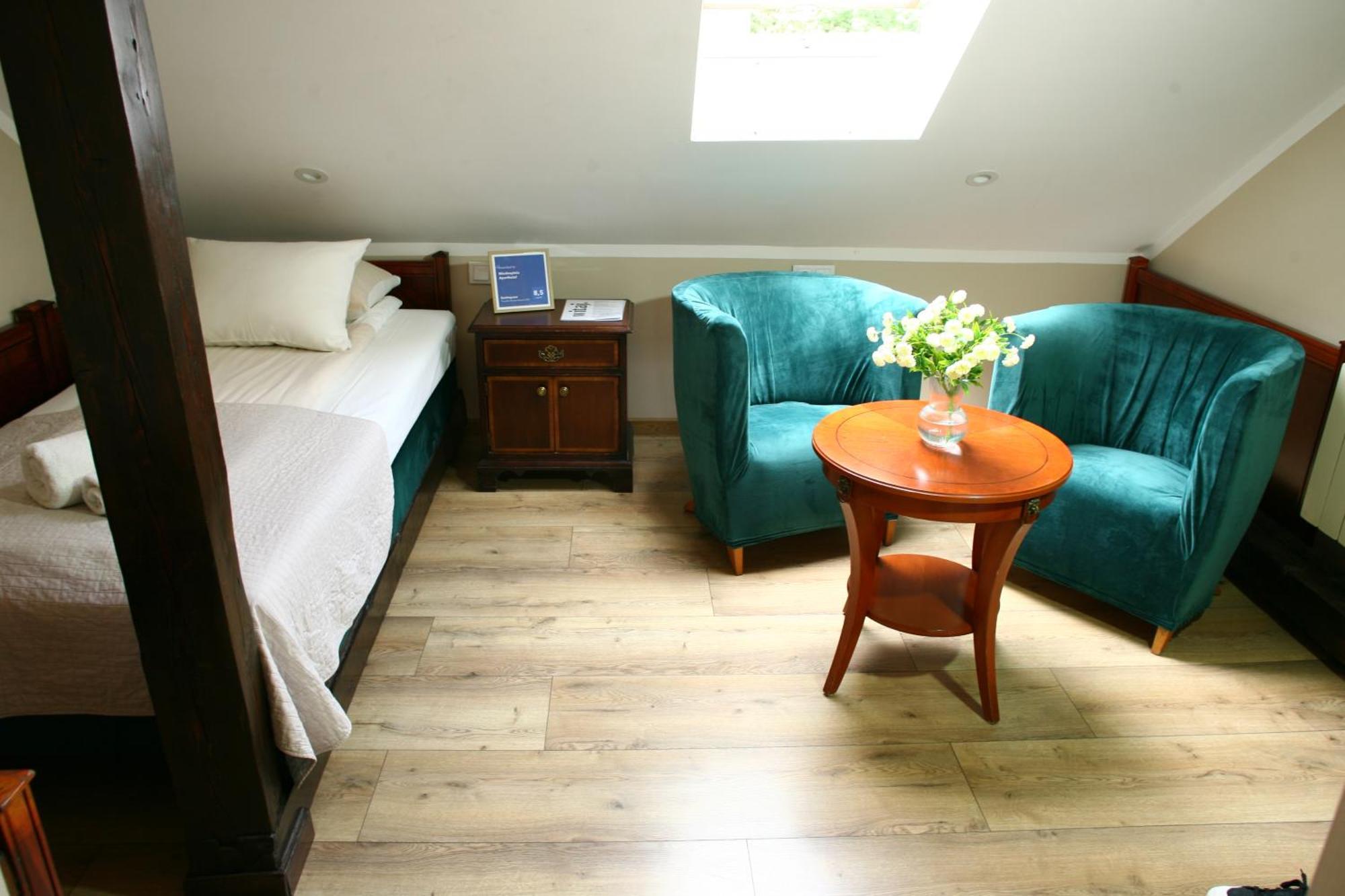 Miodosytnia Aparthotel 3*